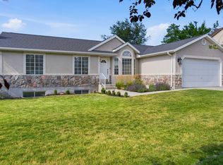 1317 E Knollwood Dr, Sandy, UT 84092