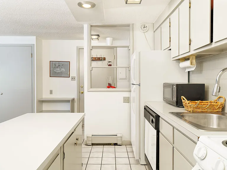 935 E Hopkins Ave #6 — Photo 3