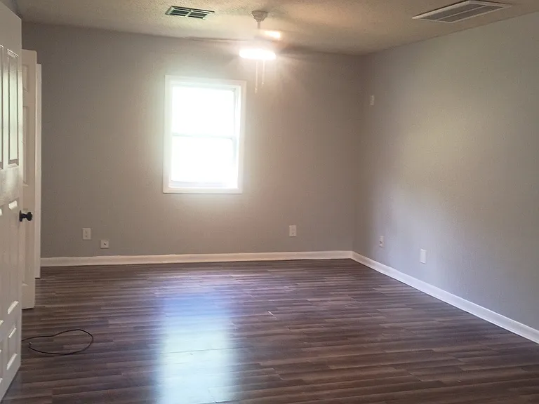 182 Wilcox Dr #6 — Photo 3