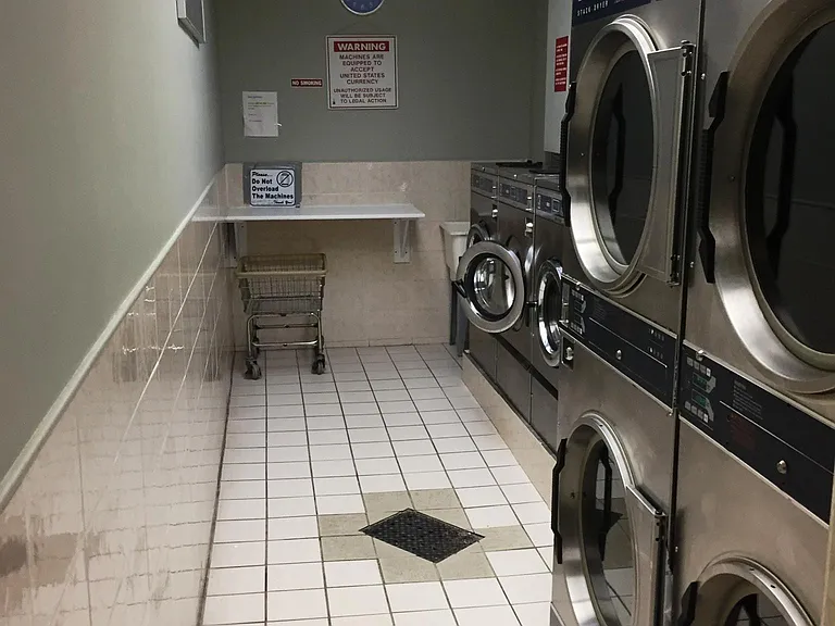 1910 Parsons Blvd #2H — Photo 6