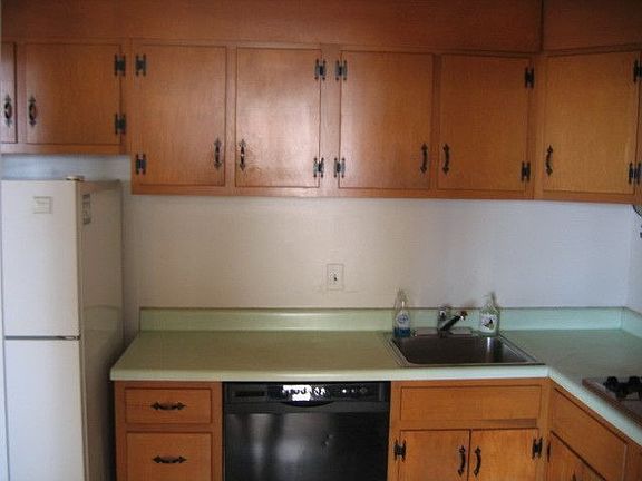4th image of 1101 Saint Paul St Unit 501