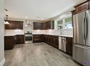 6821 Landmor Dr, Greenwell Springs, LA 70739