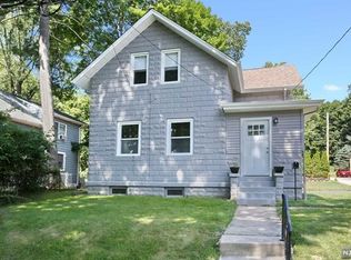 71 Lawn St, Park Ridge, NJ 07656