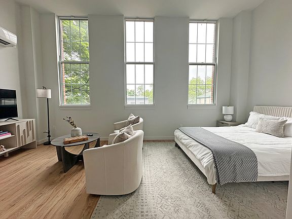 3rd image of 991 Saint Johns Pl #2G