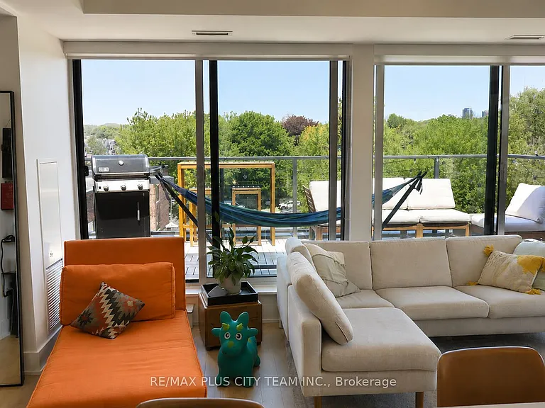 1888 Queen St E #507 — Photo 2
