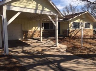 626 N Woodchuck Ln, Wichita, KS 67212