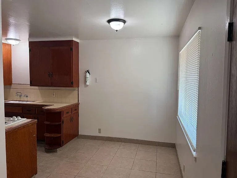 2040 Beatrice Ct #4 — Photo 4