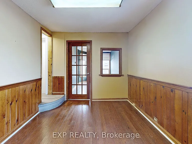 15 Colborne St E — Photo 9