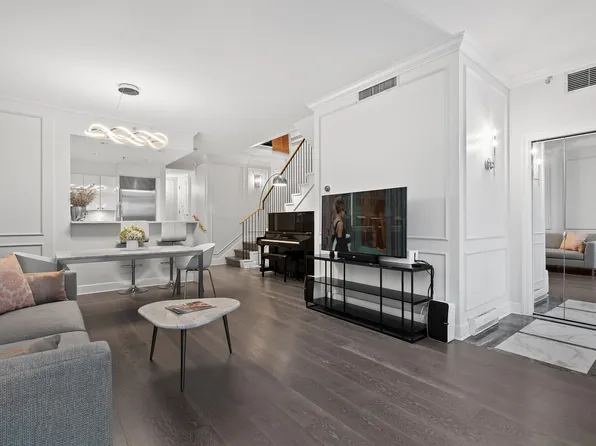 493 Broughton St, Vancouver, BC V6G 3E8