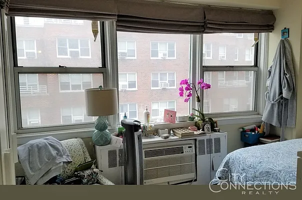 Rented by City Connections Realty | media 8