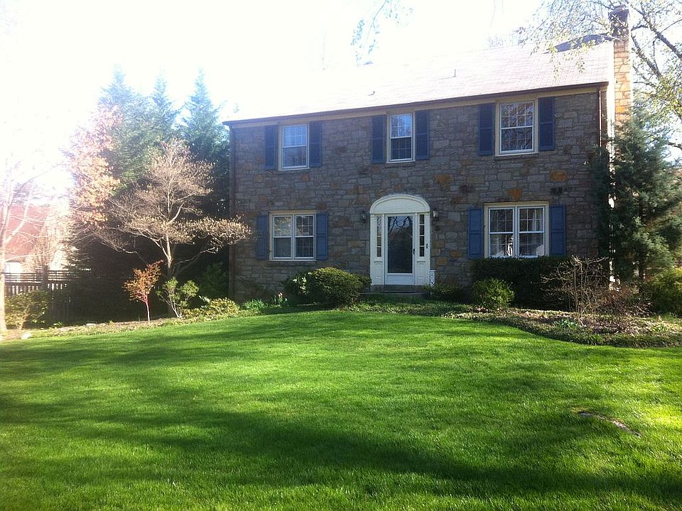 2nd image of 803 Greenwood Rd