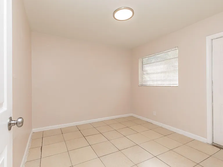 7750 SW 10th Ct #B — Photo 15