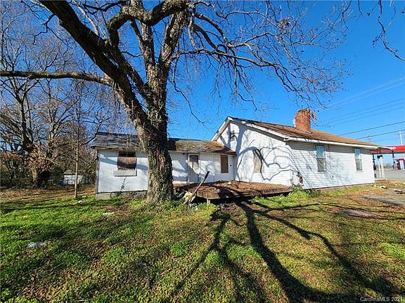 4th image of 2307 Milton Ave