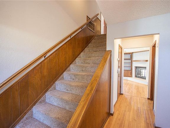 2nd image of 1932 Pawnee Dr