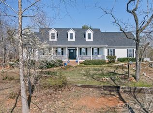 378 Collinsville Rd, Columbus, NC 28722