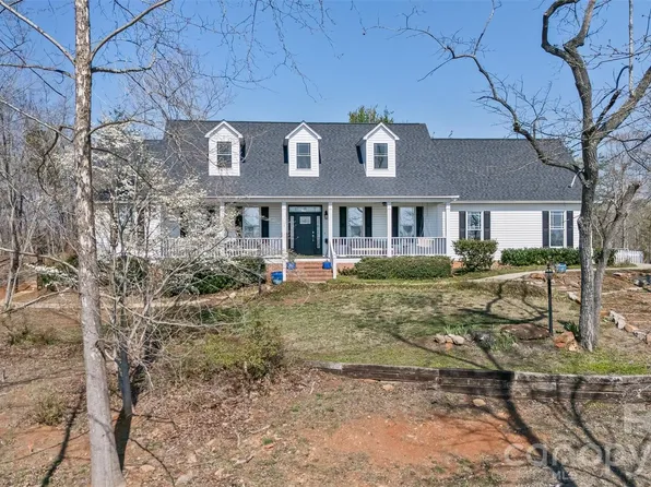 378 Collinsville Rd, Columbus, NC 28722