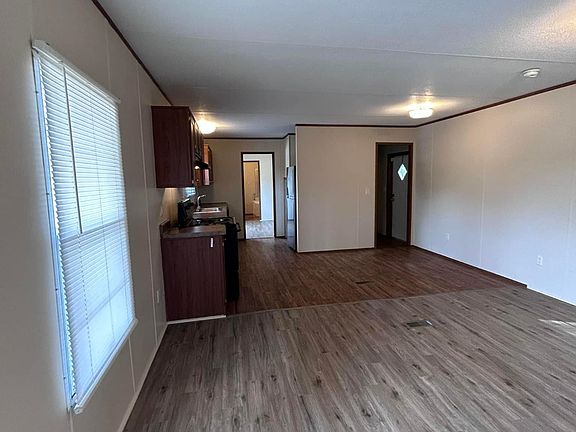 5th image of 208 Hilbert Dr #1