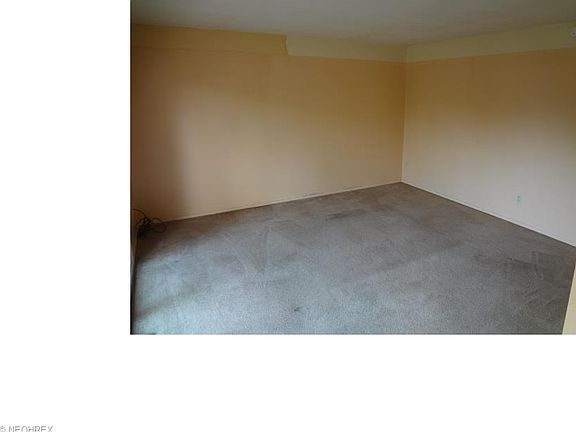 2nd image of 22 Greenfield Ct #22
