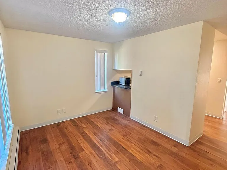 4259 8th Ave NE #1 — Photo 5