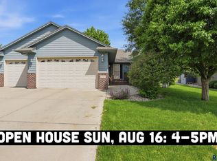 4904 E Tiger Lilly St, Sioux Falls, SD 57110