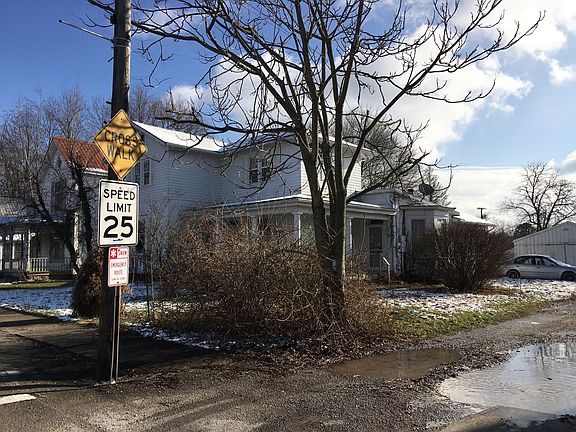 5th image of 128 Winchester St
