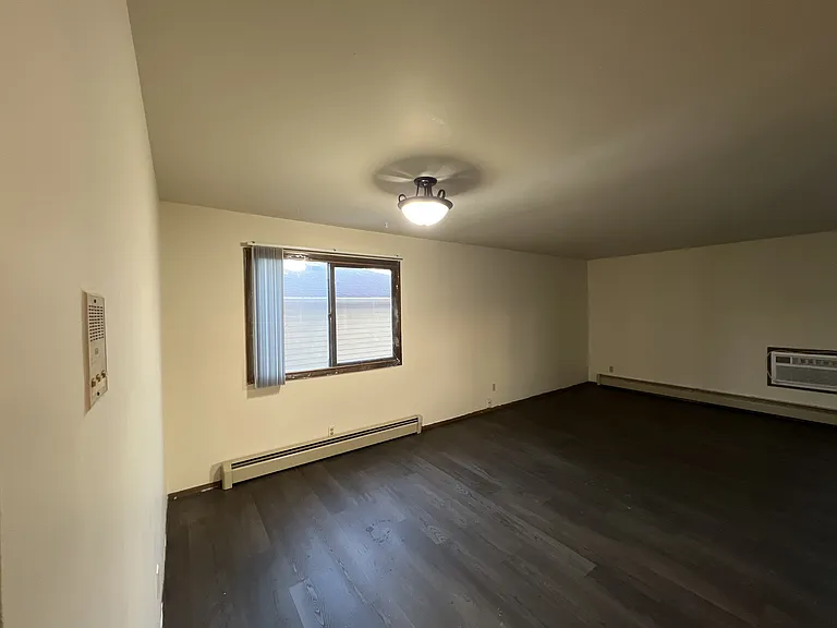 10112 W Sharon Ln — Photo 6