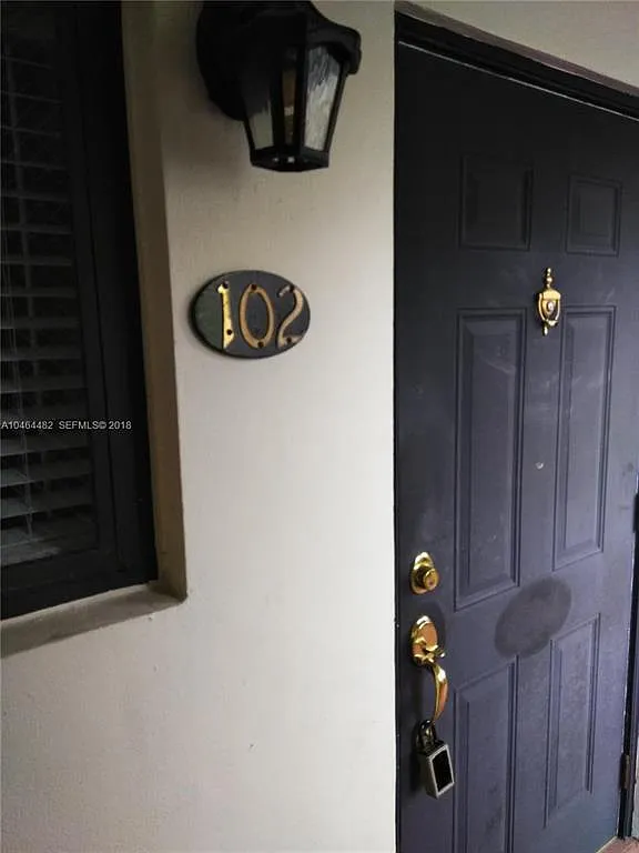 Building Photo - 120 NW 70th St #102