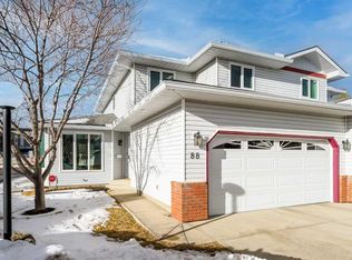 88 S Scenic Gdns NW, Calgary, AB T3L1Y6