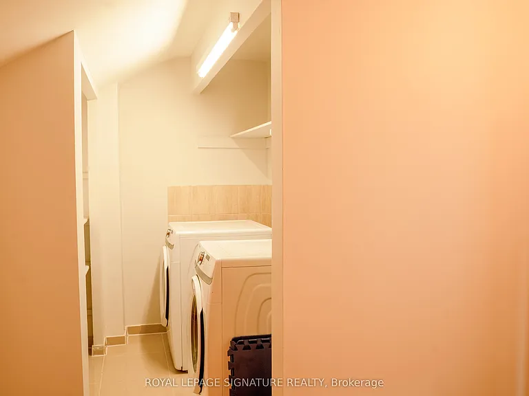 42 Kingsview Blvd — Photo 17