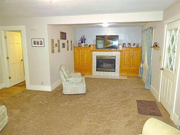 5th image of 402 E Prospect Street