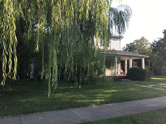 3rd image of 2150 Hemlock Dr
