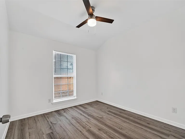 7725 Hoffman St #B — Photo 14