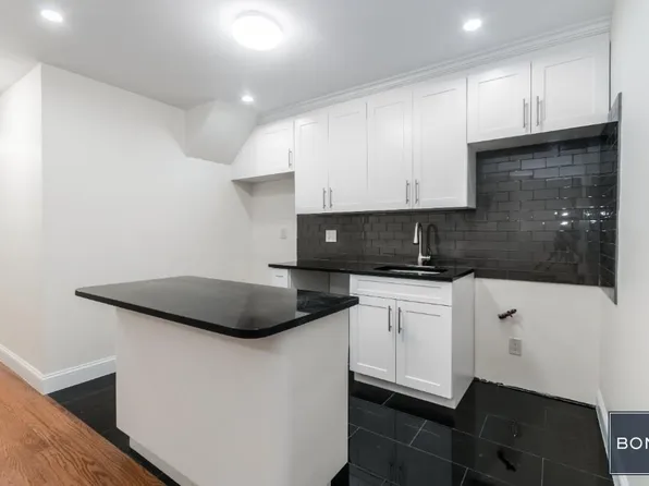 29-23 23rd Road image 1 of 6