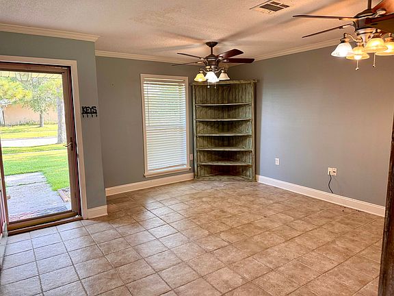 4th image of 3226 Karen Dr