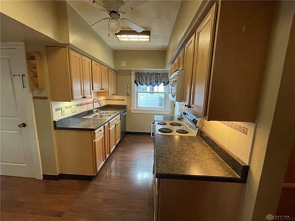 4th image of 2445 Malvern Ave