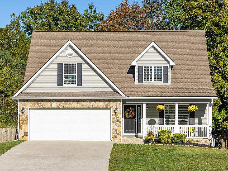 1st image of 1339 Woodland Cove Pl NE
