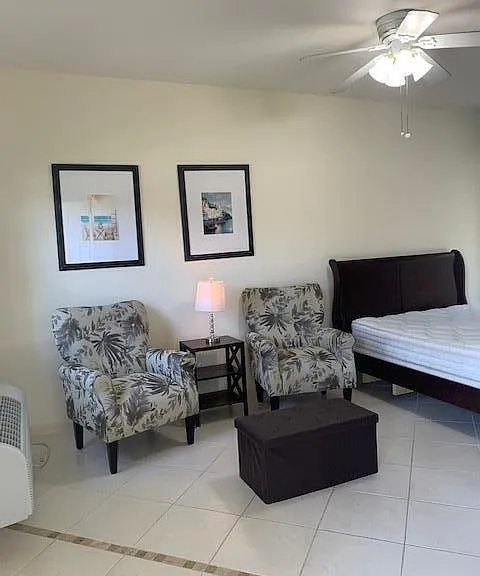8906 Sandshot Ct #B — Photo 3