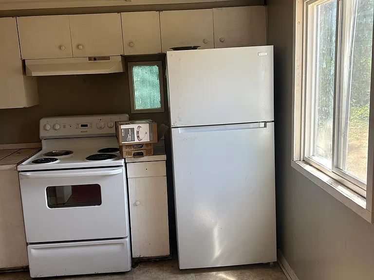 211 1/2 E Main St #B — Photo 5