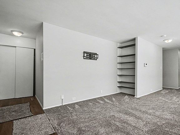 2nd image of 733 Sylvan Ln