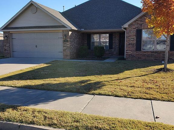 2nd image of 1280 Lariat Dr
