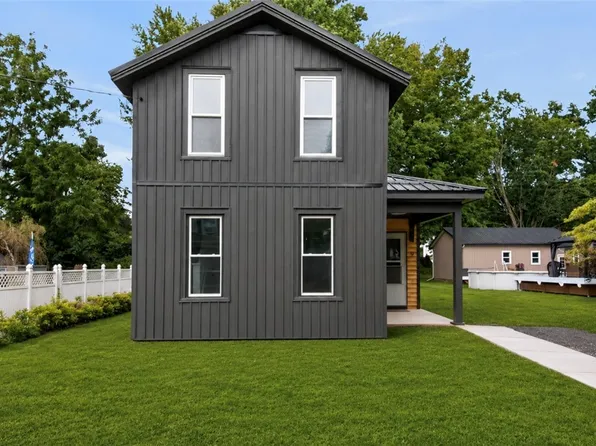 9 Chestnut St, Phelps, NY 14532