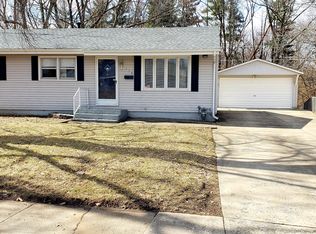 114 Dawn Dr, Springfield, IL 62702