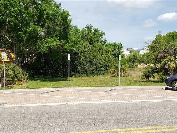 5th image of 500 Jefferson Ave S