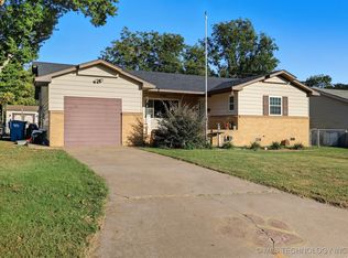 305 N 7th Ave, Cleveland, OK 74020