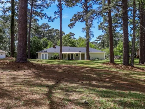329 Broadmoor Dr, Brookeland, TX 75931