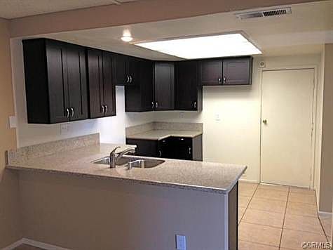 3rd image of 6522 Pacifica Ave