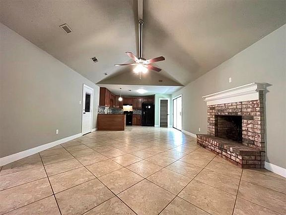 3rd image of 7615 Yellowstone Dr
