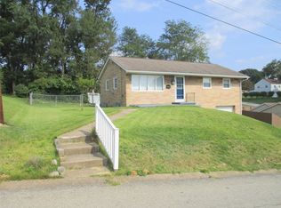 24 Russell St, Baden, PA 15005