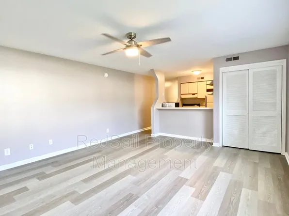 15 Cape Dorey Dr, Hampton, VA 23666