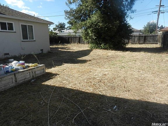 3rd image of 2857 W Princeton Ave
